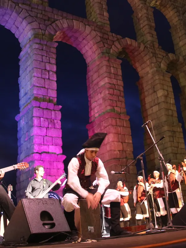 Cartel de Folk Segovia: Eliseo Parra, Manuel Luna, Marala, Ronda Segoviana, Abrojo Folk